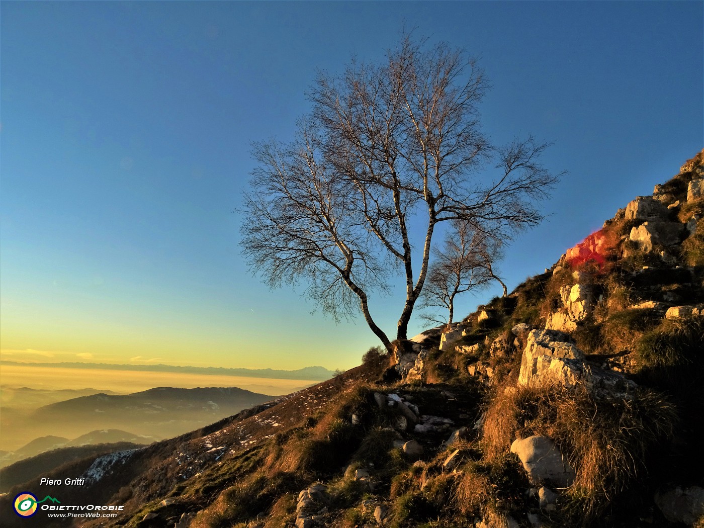 52 All'orizzonte il Monte Rosa nei colori dell'imminente tramonto.JPG -                                